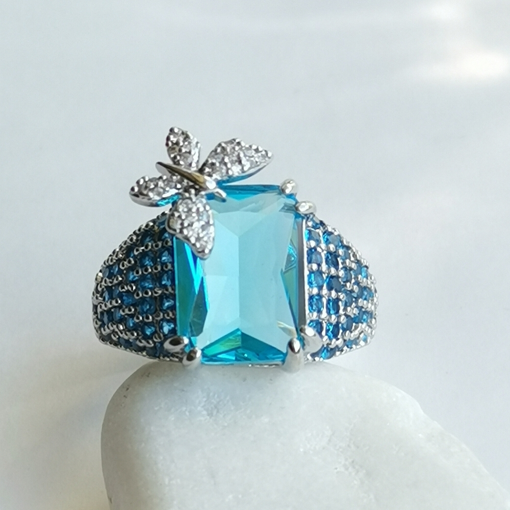 Blue topaz CZ Butterfly ring 14k white gold overlay Size 9 🆕